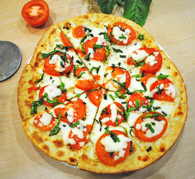 Easy Margherita Flatbread Pizza Recipe